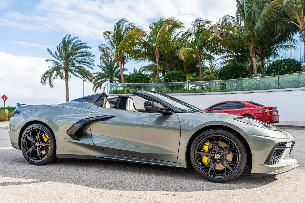 Chevrolet Corvette 2022 - Image 15