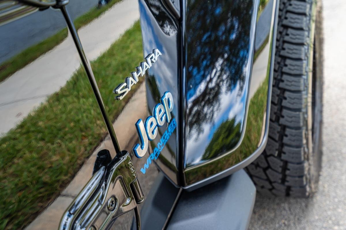 Jeep Sahara - Image 12