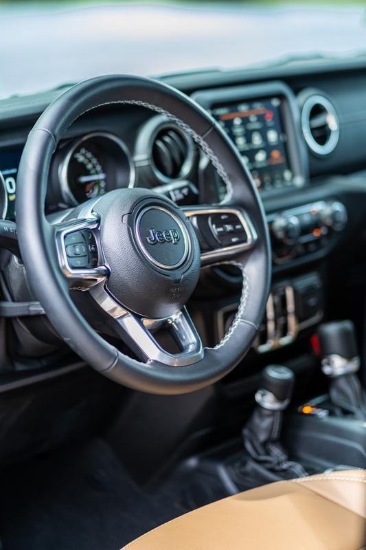 Jeep Sahara - Image 20