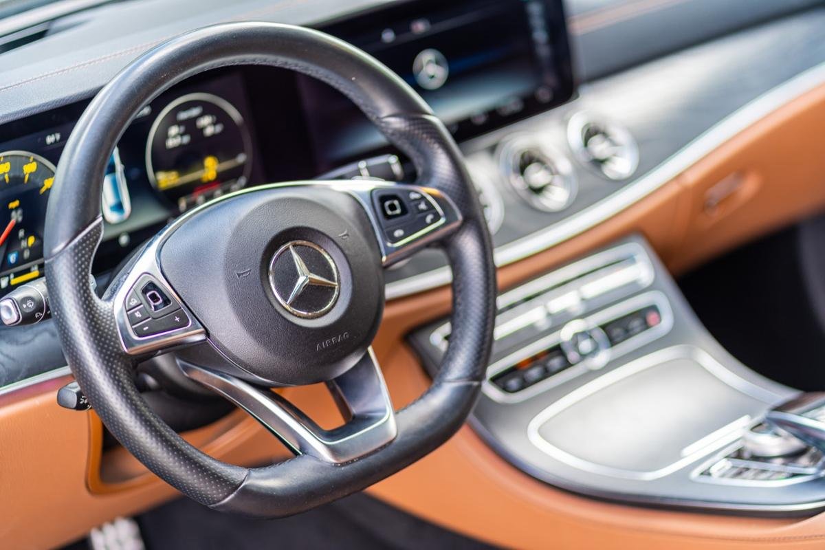 Mercedes Benz E 400 - Image 14