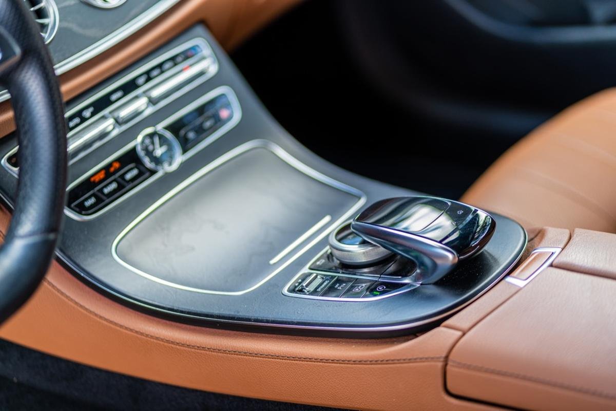 Mercedes Benz E 400 - Image 15