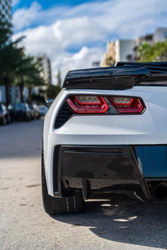 White Corvette - Image 10