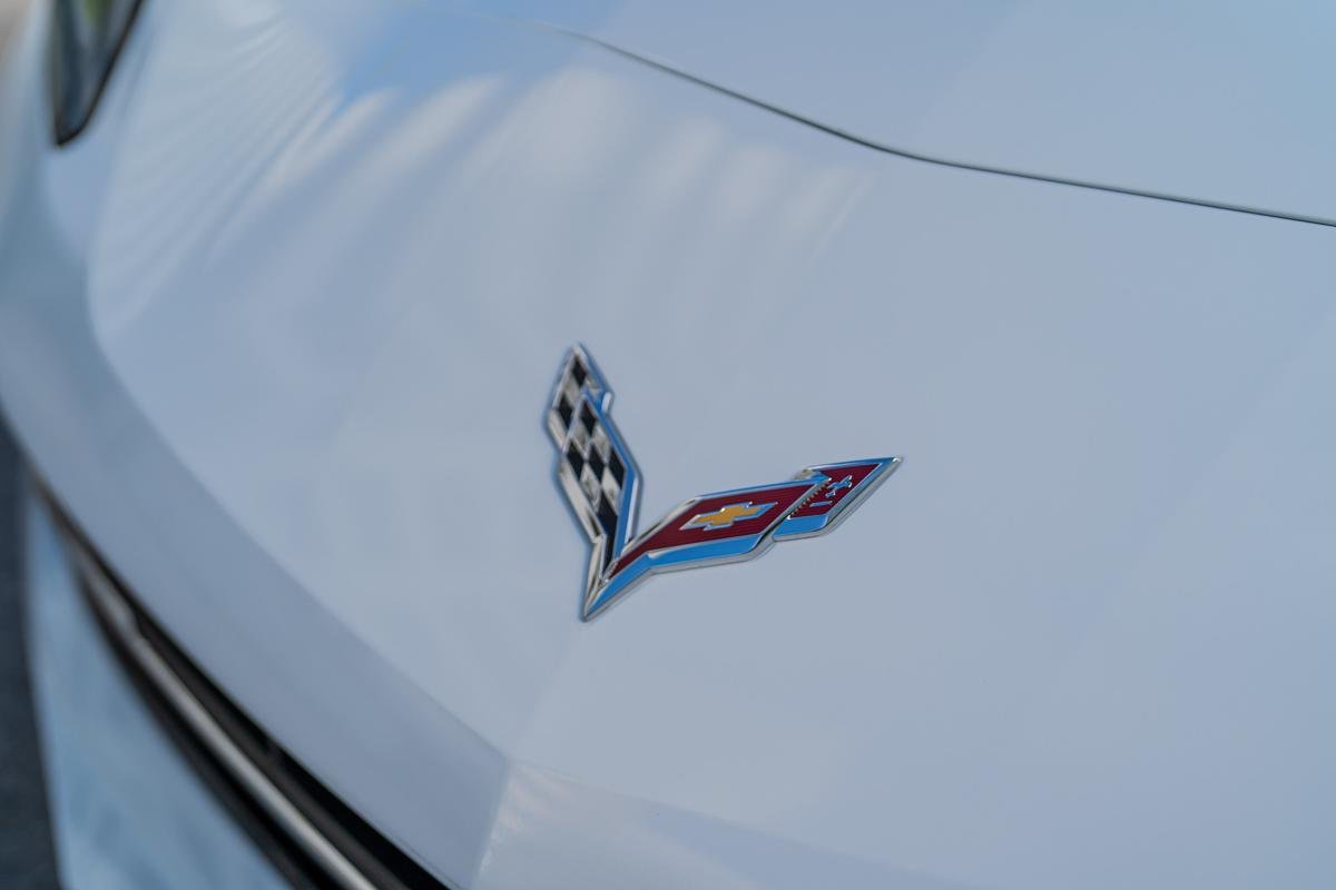 White Corvette - Image 16