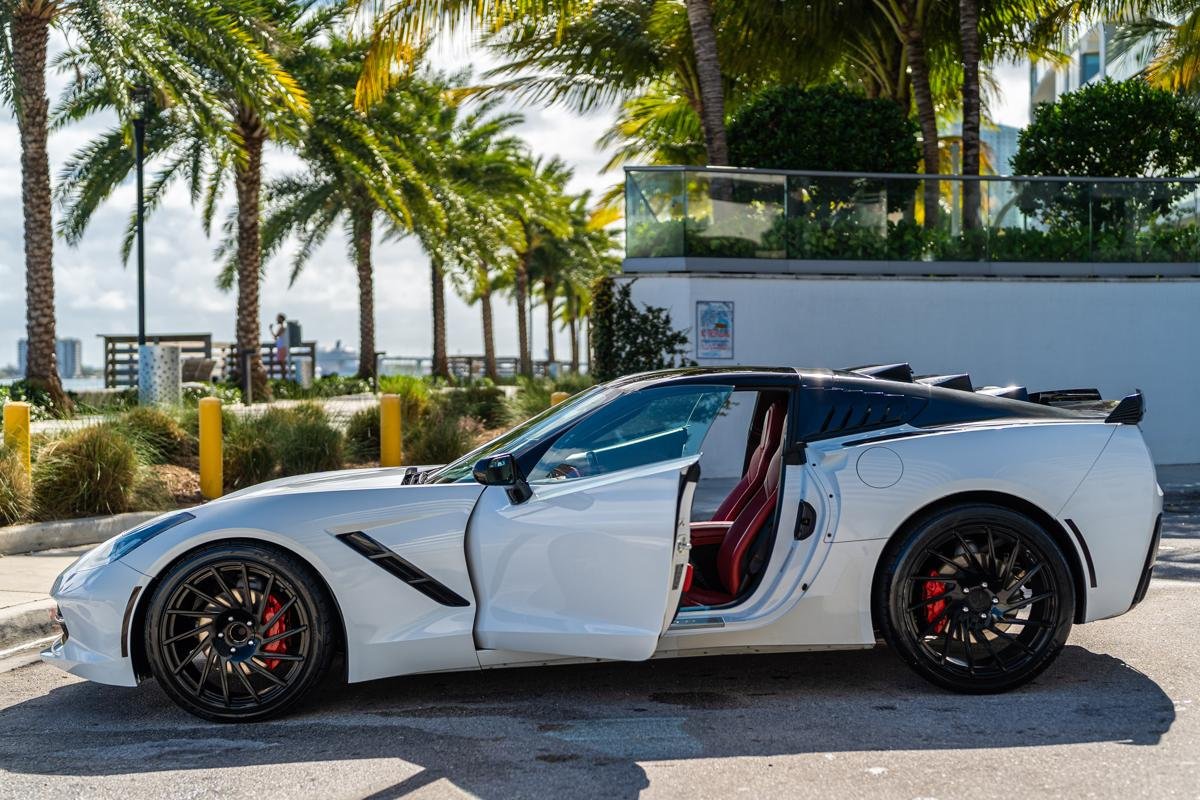 White Corvette - Image 20