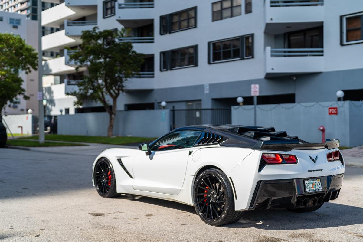 White Corvette - Image 6
