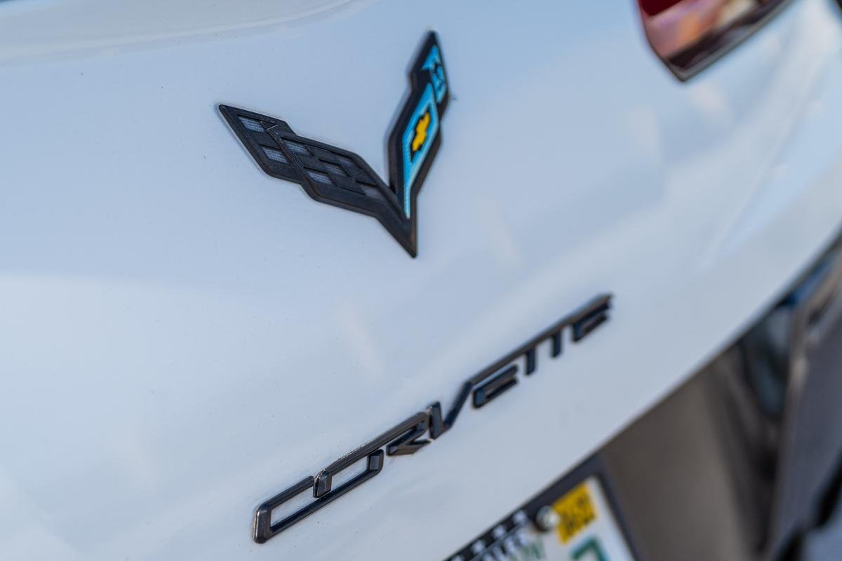 White Corvette - Image 9