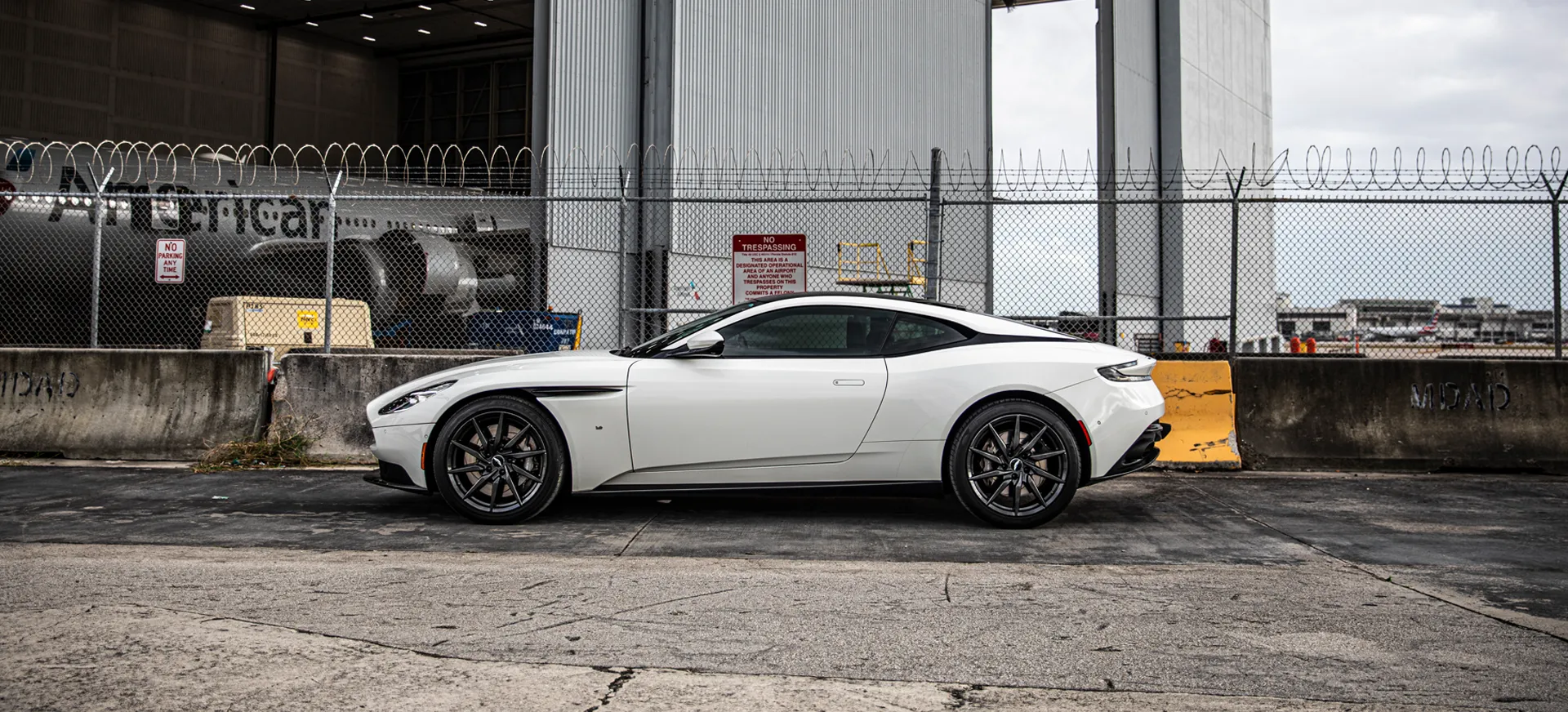 Aston Martin DB11 - Image 11