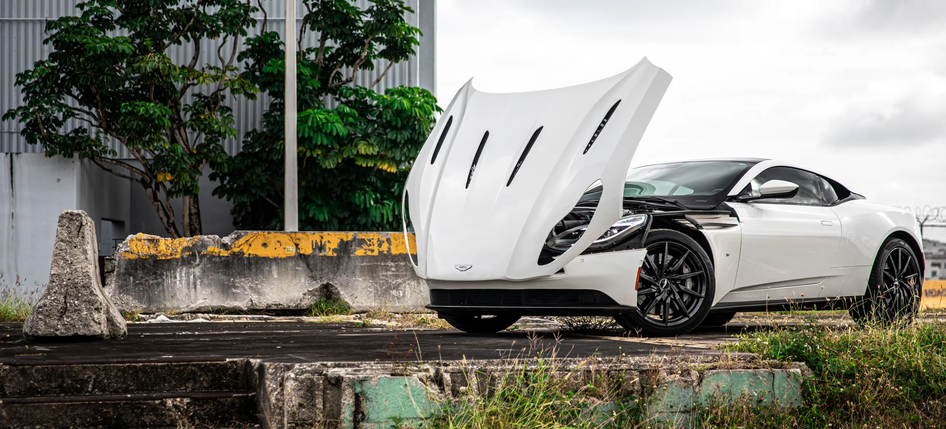 Aston Martin DB11 - Image 12
