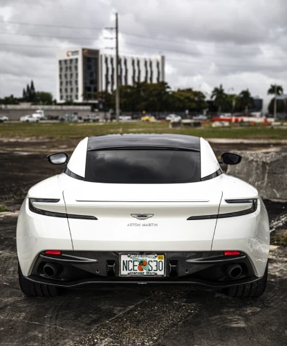 Aston Martin DB11 - Image 8