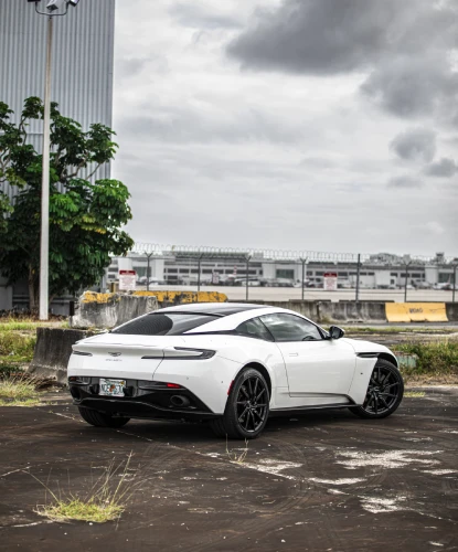 Aston Martin DB11 - Image 10