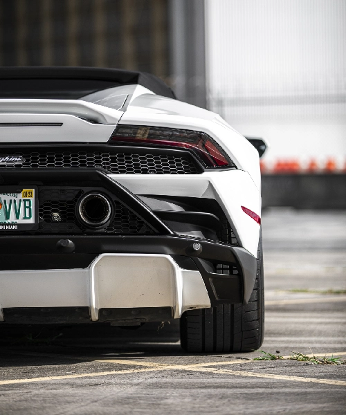 Lamborghini Huracan Evo Spider - Image 3